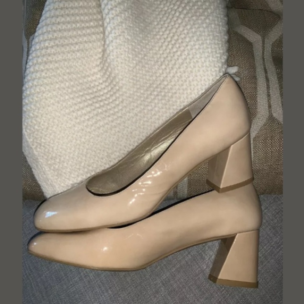 Stuart Weitzman Beige Patent Leather Heels - Picture 6 of 8
